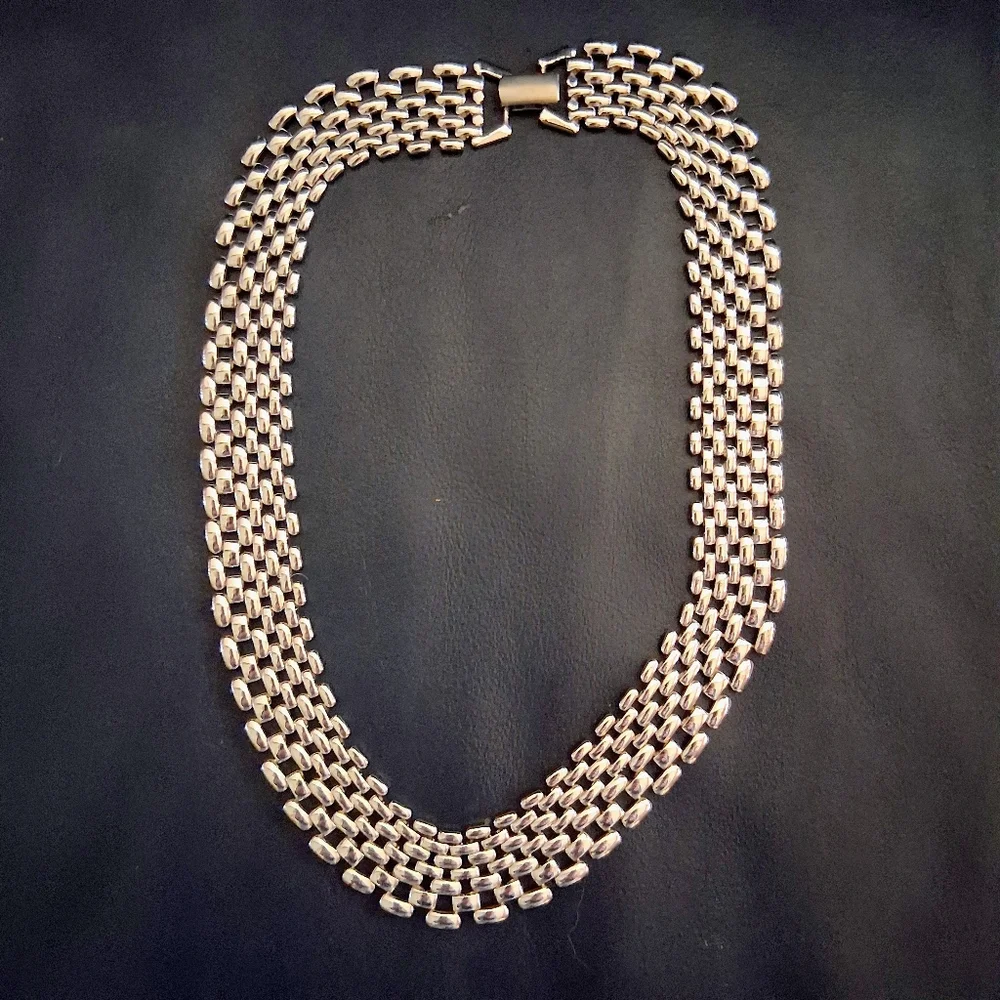 Elegant Napier Silver Necklace - Picture 2 of 3